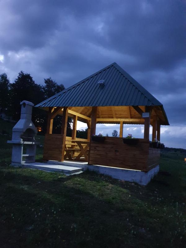 One-Bedroom Apartment image 2