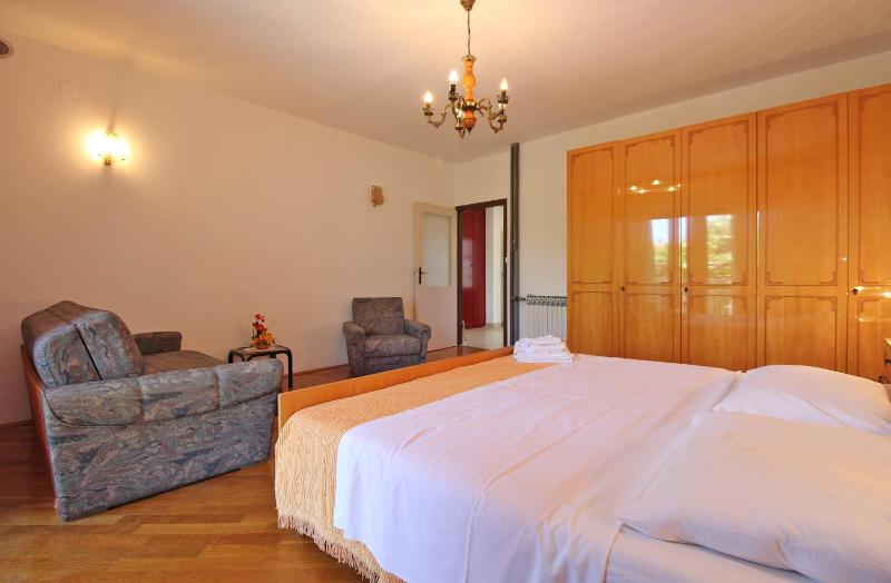 Apartment image 2
