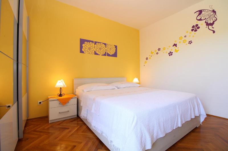 Apartment image 2