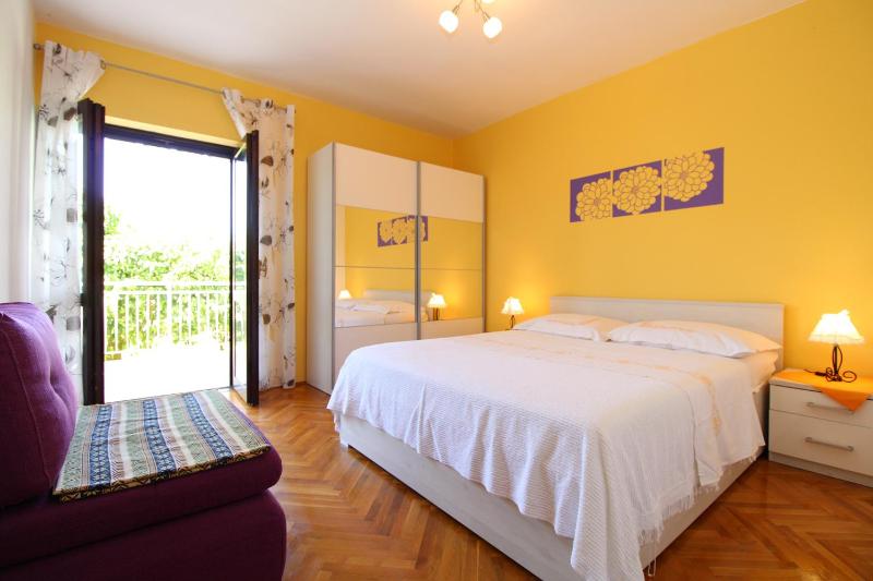 Apartment image 4