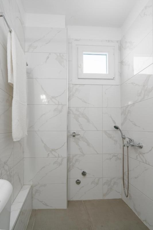 Superior Triple Room image 4