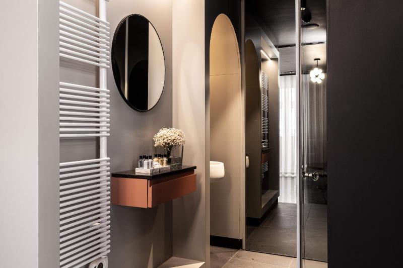 Superior Deluxe Double or Twin Room  image 4