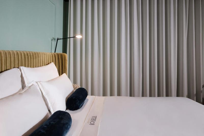 Double or Twin Room image 4