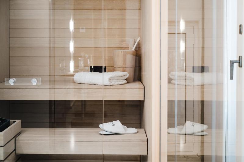 Executive Suite image 3