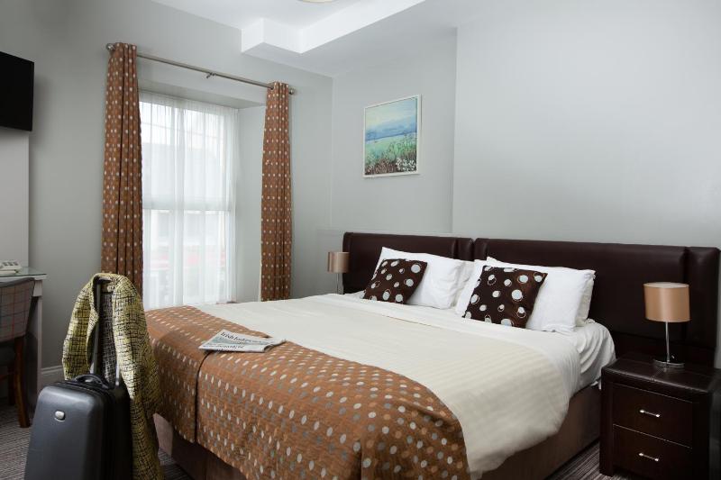 Double Room image 3