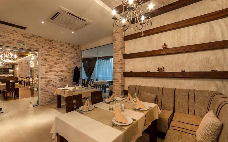 Grand Royale Apartment Complex & Spa - image 15