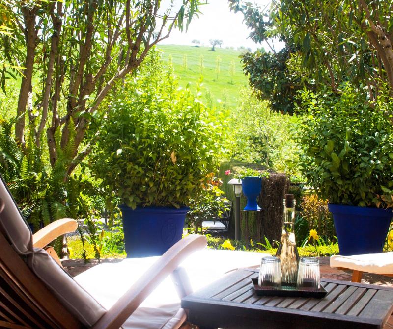 Double Room with Balcony image 3