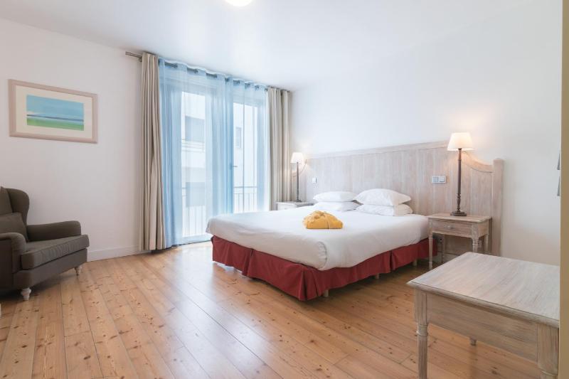 Deluxe Room with Land View image 1