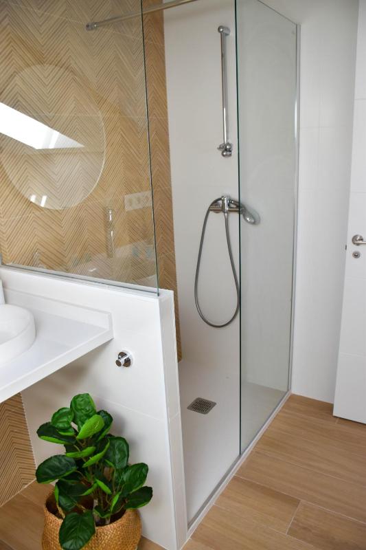 Holidays2Malaga Trinidad renovated 1 bedroom penthouse close to city center - image 16