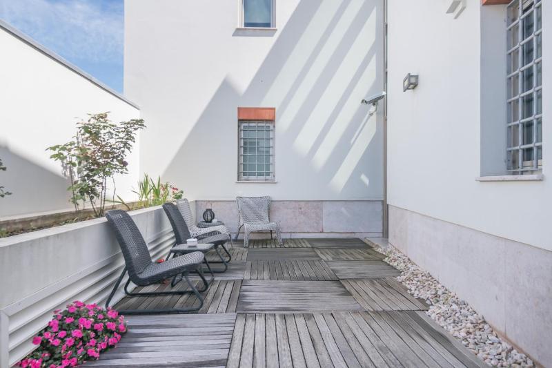 Double or Twin Room with Land View image 2