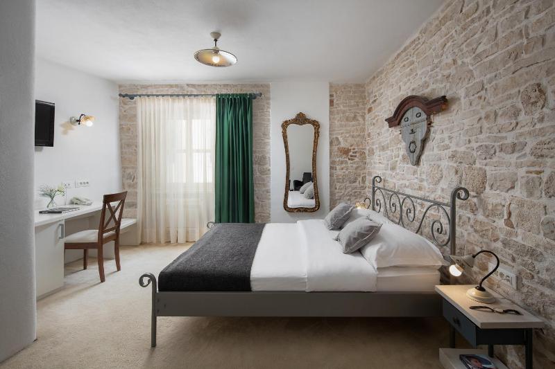 Standard Double Room image 1