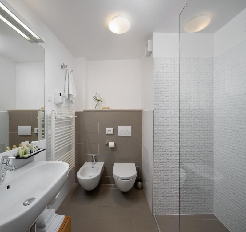 Superior Double Room image 2