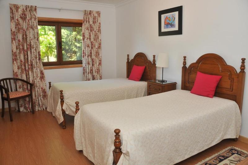 Six-Bedroom House image 3