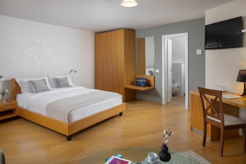 Comfort Double Room image 4