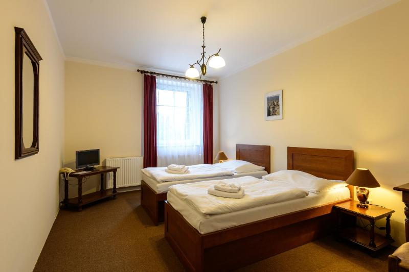 Quadruple Room image 2