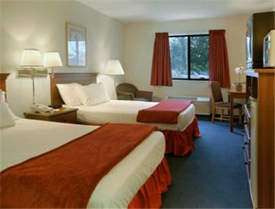 Double Room with Two Double Beds image 2