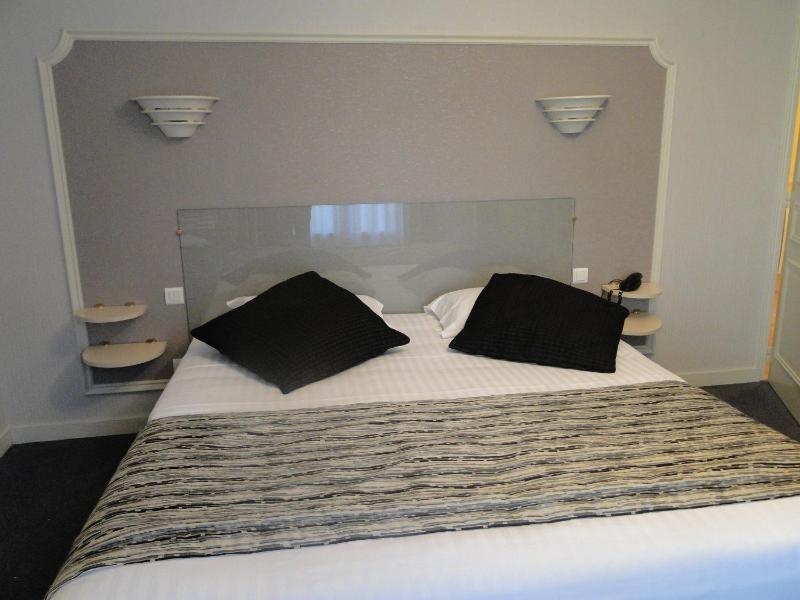 Large Double Room image 2