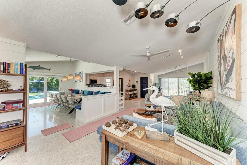 One Day More: Spectacular Oasis Backyard with Pool & Spa by Anna Maria Life Vacation Rentals - image 12