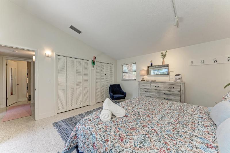 One Day More: Spectacular Oasis Backyard with Pool & Spa by Anna Maria Life Vacation Rentals - image 2