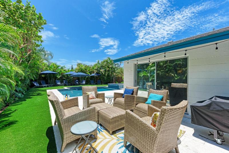 One Day More: Spectacular Oasis Backyard with Pool & Spa by Anna Maria Life Vacation Rentals - image 23