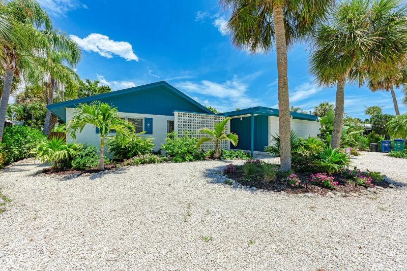 One Day More: Spectacular Oasis Backyard with Pool & Spa by Anna Maria Life Vacation Rentals - image 18