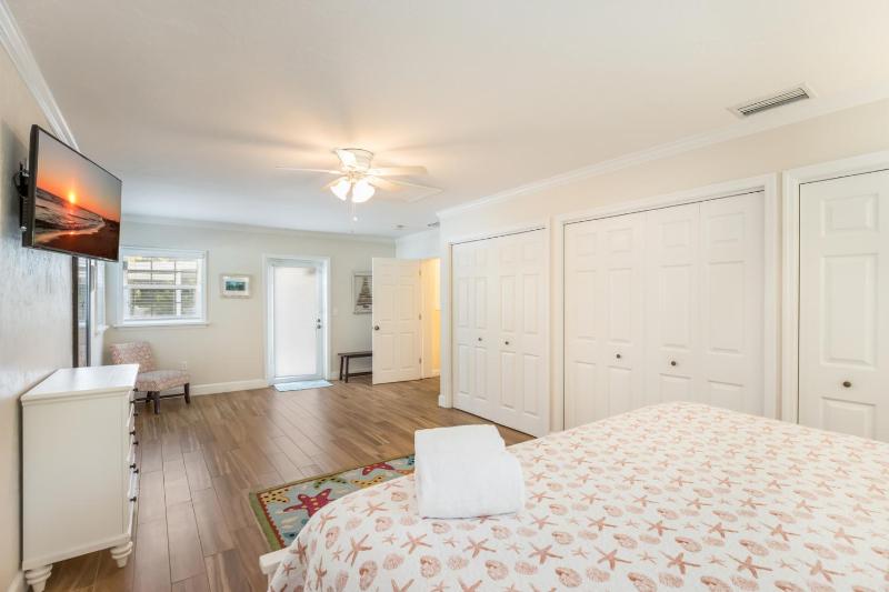 Happy Place - 210 - 55th - image 11