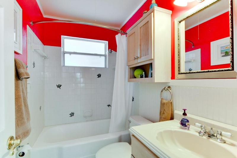 Cabin 2 Spinnakers Cottages: Dog Friendly - 250 Steps to Beach Home - image 47