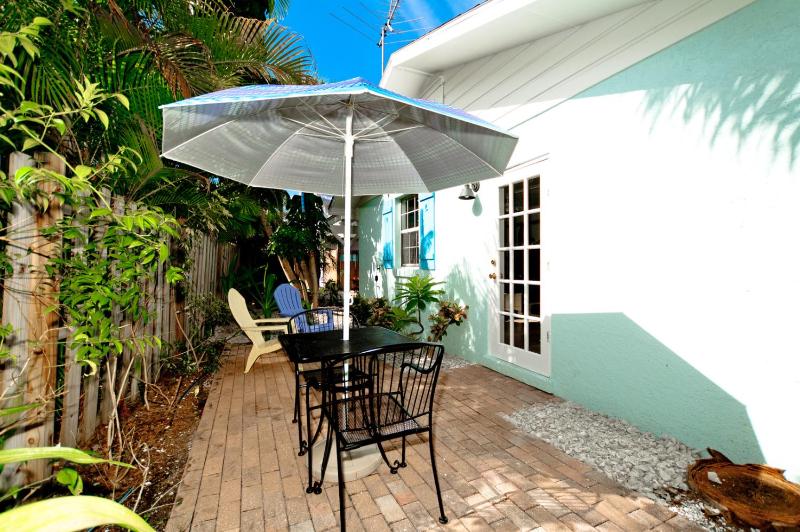 Cabin 2 Spinnakers Cottages: Dog Friendly - 250 Steps to Beach Home - image 6