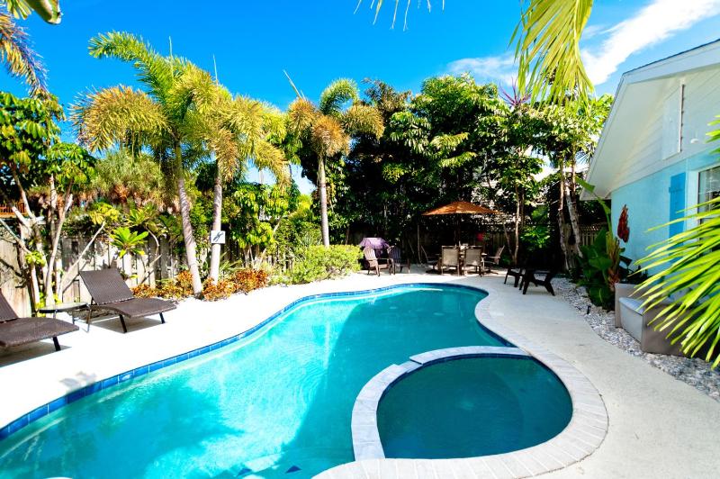 Cabin 2 Spinnakers Cottages: Dog Friendly - 250 Steps to Beach Home - image 27