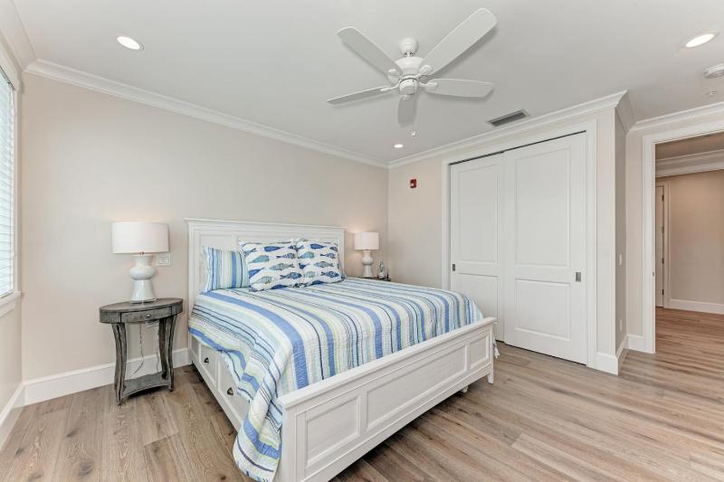 Buena Vista #2 - 101 - 67th Street #2 - image 38