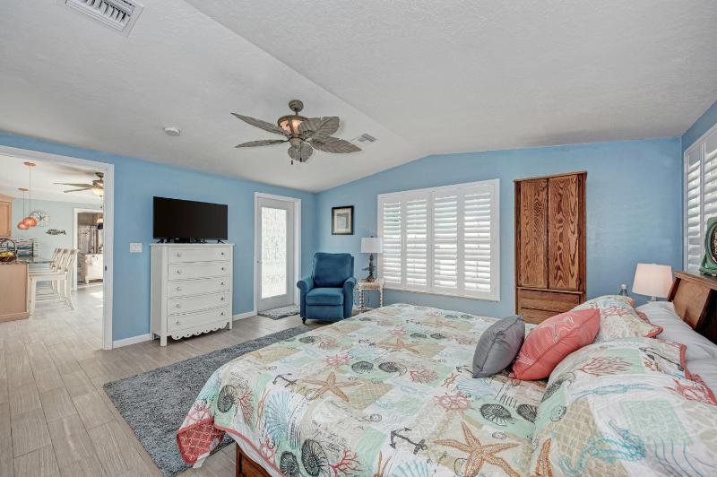 Island Getaway - 205 - 56th - image 2