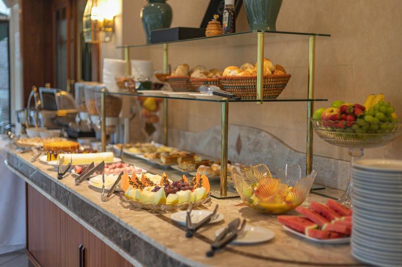 Le Suisse Elegance Hotel - image 44