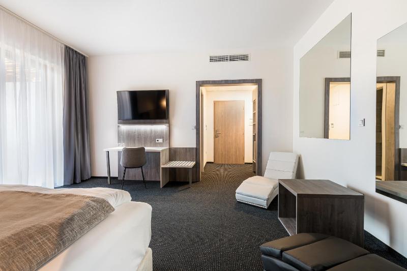Double Room with Private SPA image 4