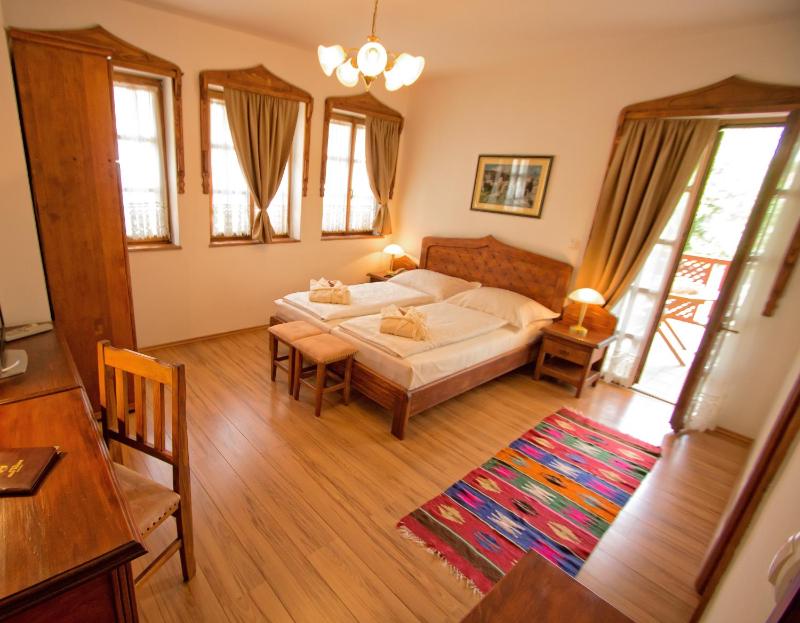 Deluxe Double Room image 1