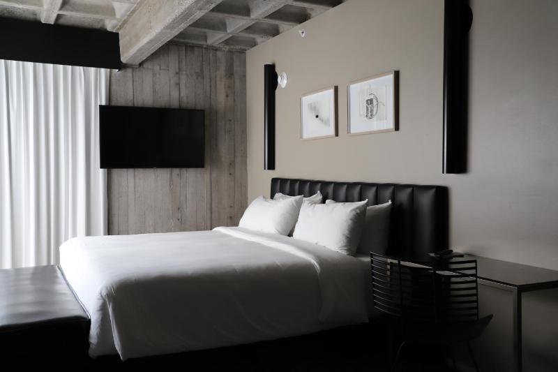 Bellwort Hotel - image 4