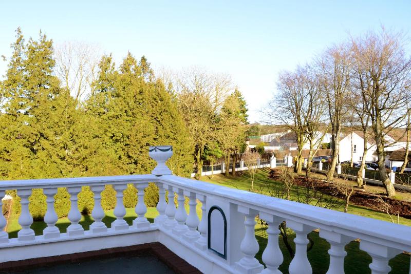 Deluxe Double Room with Balcony image 1