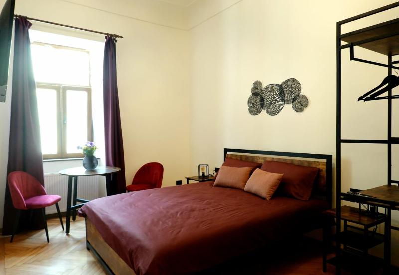 The Industrique Home - 3 Bedroom Apartment - image 43