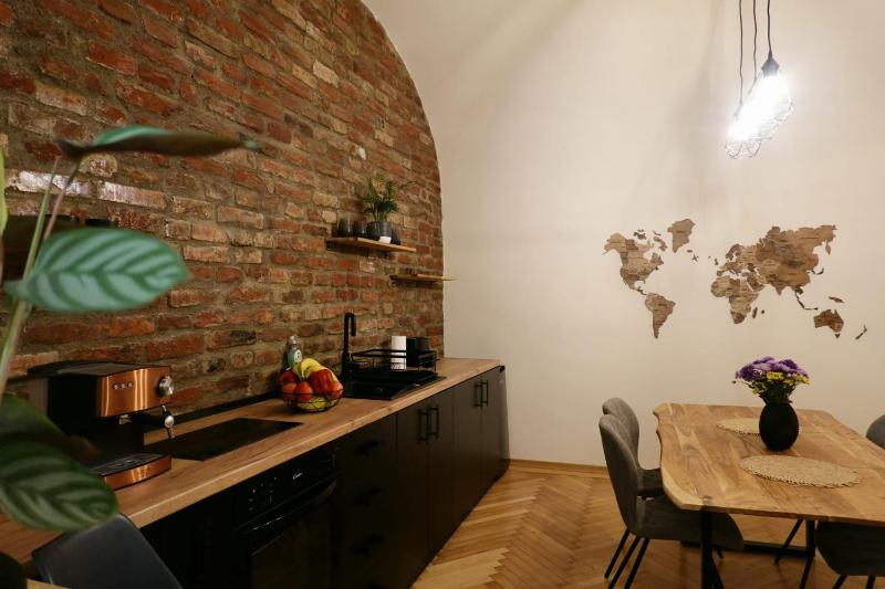 The Industrique Home - 3 Bedroom Apartment - image 37