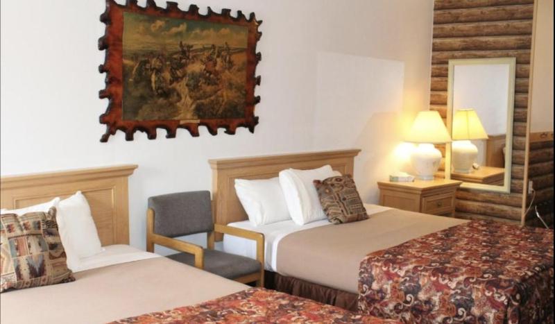 Standard Double Room image 3