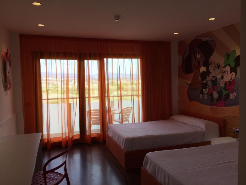 Double or Twin Room (2 Adults + 1 Child) image 2