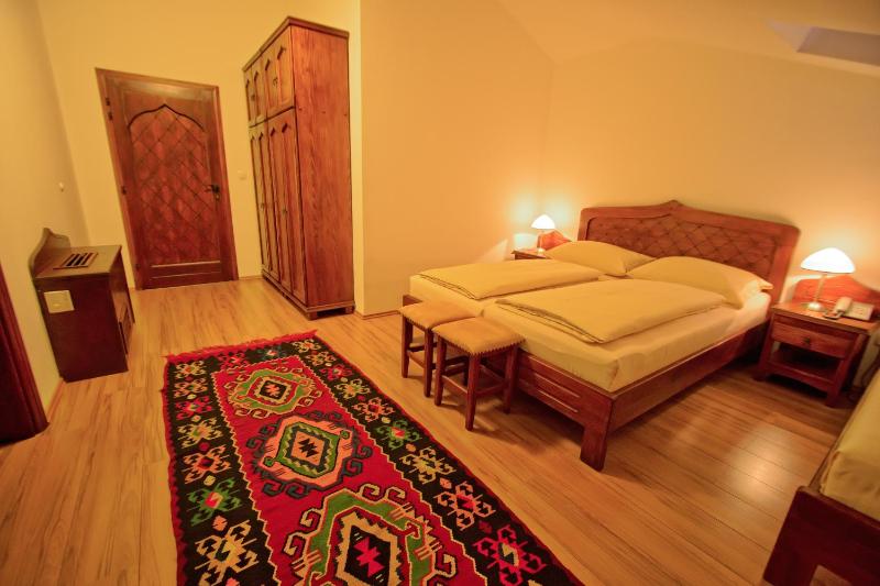 Classic Double Room image 1