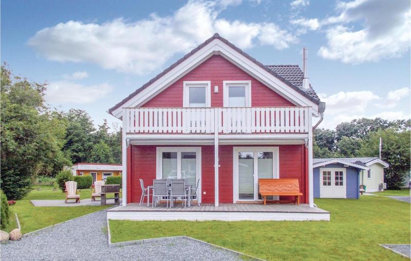 Three-Bedroom Holiday Home  image 1