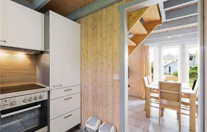 3 Bedroom Gorgeous Home In Rechlin - image 8
