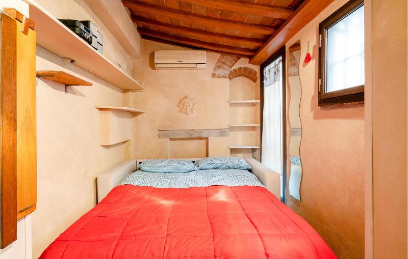 Amazing Apartment In Firenze - image 4