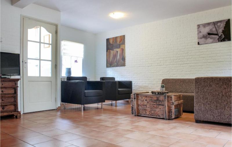 Four-Bedroom Apartment image 2