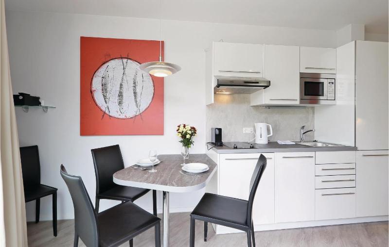 One-Bedroom Apartment image 1