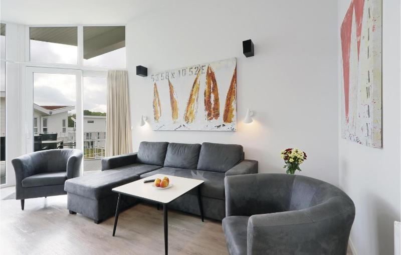 One-Bedroom Apartment image 1