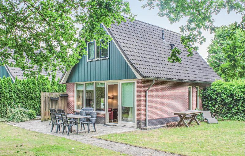 Three-Bedroom Holiday Home  image 1