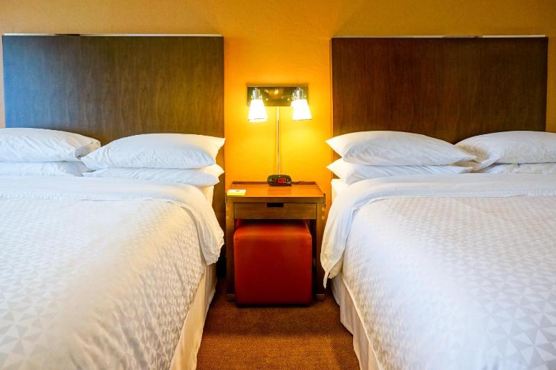 Guest room, 2 Queen image 2