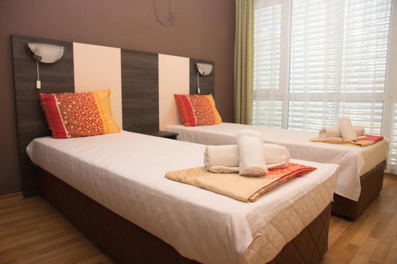 Deluxe Two-Bedroom Apartment image 1